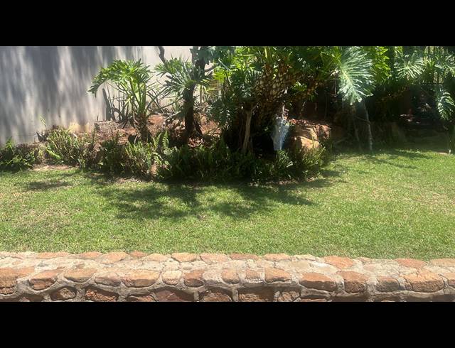 5 BEDROOM HOUSE FOR SALE IN SAFARI GARDENS